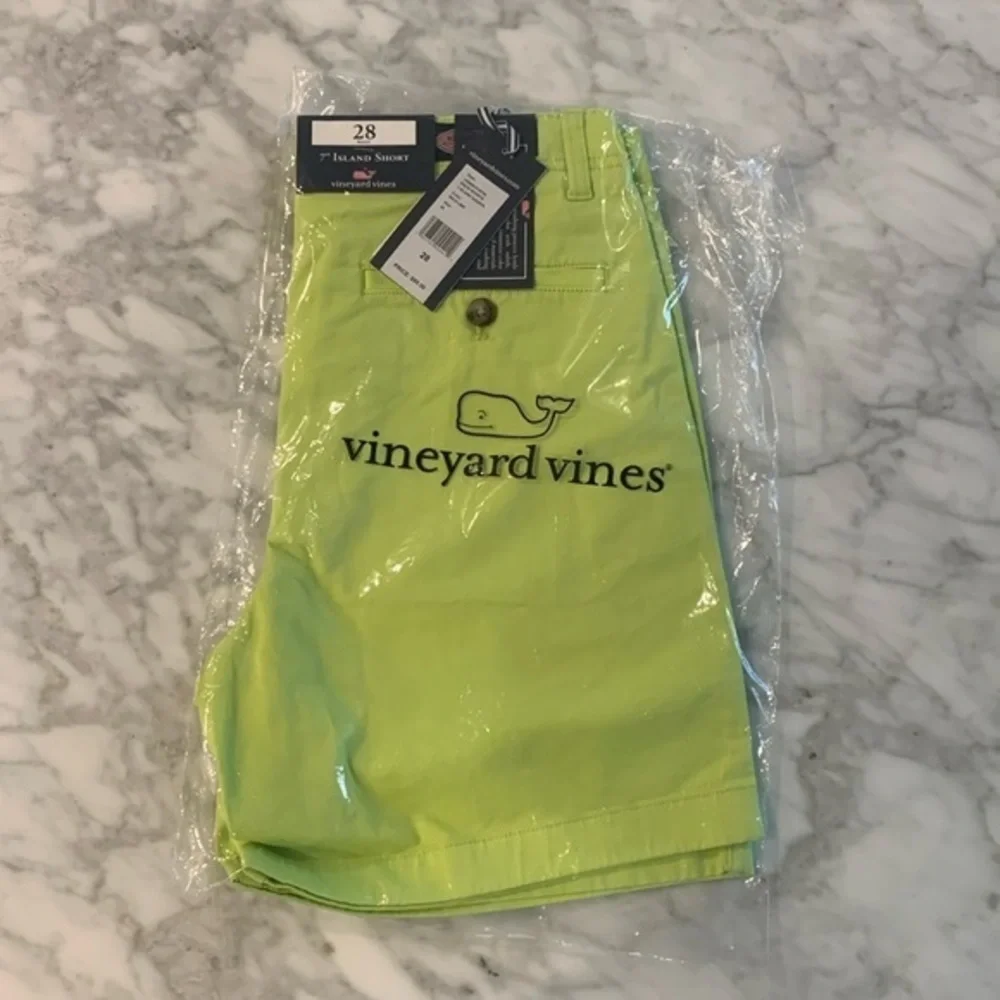 Vineyard Vines 7” Island Short, Wild Lime, NWT, 28”waist